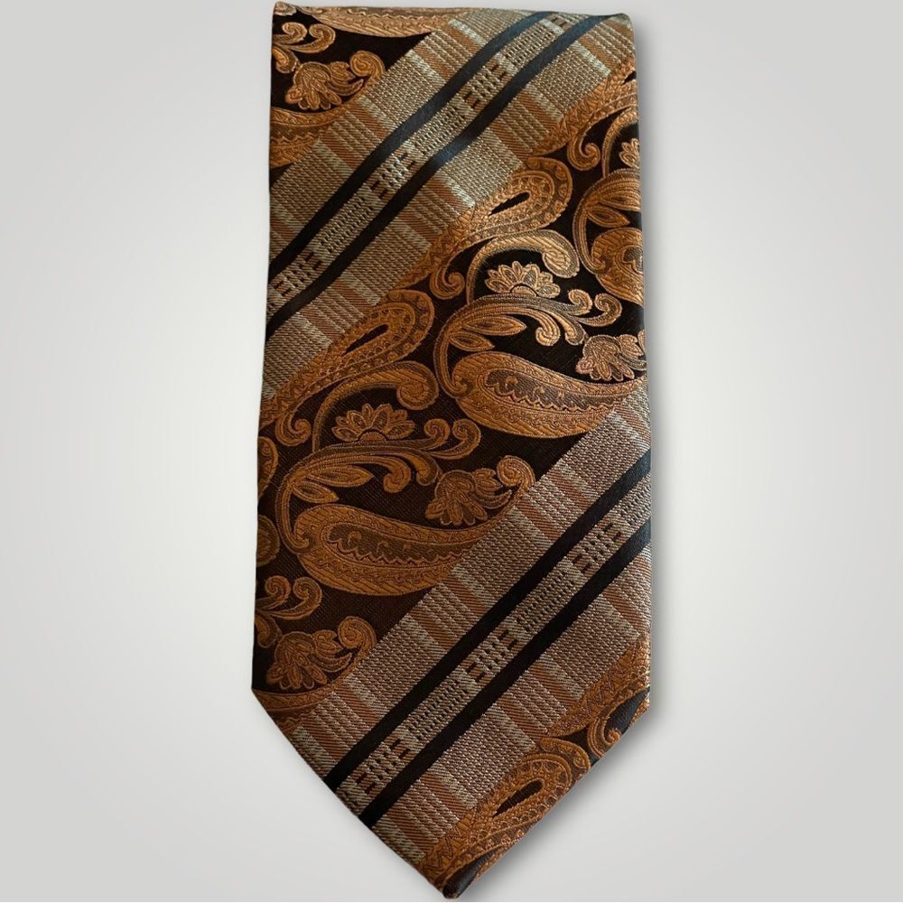 Avanti Uomo Bronze and Black Tie